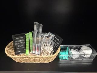 Downtown Luxe Elegant Stay for 2 King Ensuite - 6