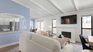 Landing Stunning 2BD Courtyard - 7