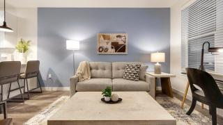 Landing Stylish 1BD Yoga Studio Clubhouse - 8