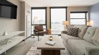 Landing Chic 1BD Gym Rooftop Lounge - 9