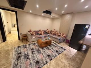 Stylish Modern Apartment - Cozy & Fully Equipped - 6