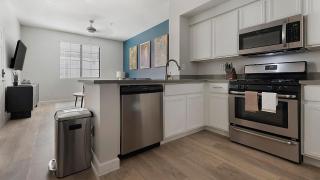Landing Beautiful 1BD Gym Clubhouse - 5