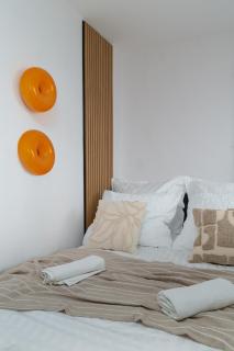 LYNA Home Gold - Manhattan View - 1