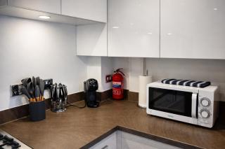 Avocado Tree Apartment - near Cambridge Station - 2