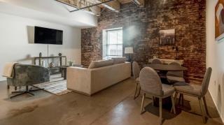 Landing Spectacular 2BD Courtyard Gym - 6