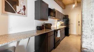 Landing Spectacular 2BD Courtyard Gym - 5