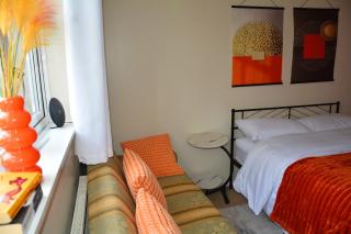 A Room in 4 Bedrooms Home at 34 Forge - 3