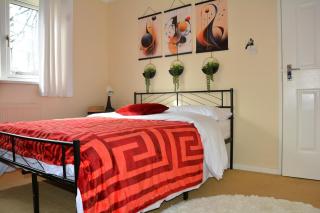 A Room in 4 Bedrooms Home at 34 Forge - 7