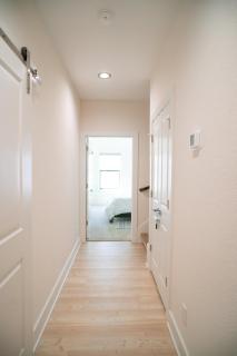 3BR City Views Yard Play 8 min to Six Flags - 3