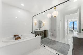 Harbor Island Beach Club - Luxury Waterfront Apartments with Views Pool Dock Private Beach Access - 5