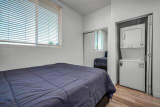 Koreatown 1 Bedroom Loft with 2 Beds Free Parking Wifi - 4