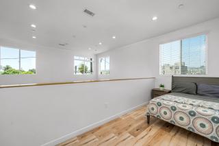 Modern 3 Strory loft 2-Bedroom Close to Downtown LA With 2 Parking - 6