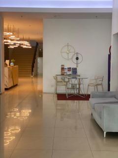 Penthouse Loft Unit with Balcony 3309 AMA Tower - 8