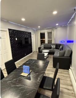 EWRBNB- Private bedroom in a Well Spaced Shared Apartment 4 - 0
