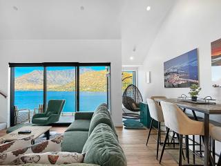 Penthouse Escape with Stunning Lake Views - 2