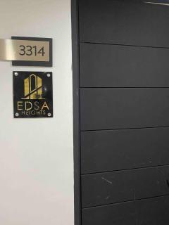 Penthouse loft unit with balcony Unit 3314 - 9