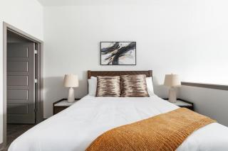 Landing Stylish 1BD Courtyard - Springfield - 1