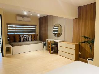Sophisticated & Spacious Unit at AMA Tower 3415 - 6