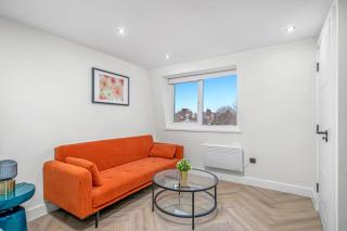 Modern Top Floor Studio in Putney SW15 Sleeps 3 - 6
