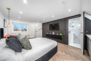 Modern Top Floor Studio in Putney SW15 Sleeps 3 - 5