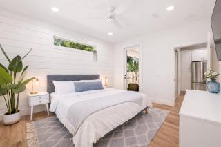 Casita Augustina - Modern Coastal Cottage with Patio, Waffle and Coffee Bar, Near Historic Downtown & Short Drive to Beach - 4