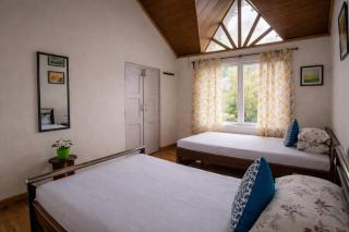 Serene 2BR Hill Cottage in Kurseong by Homeyhuts - 6