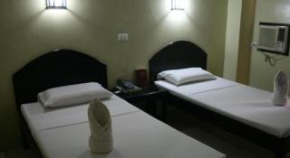 Sampaguita Suites Plaza Garcia - 6