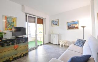 Beautiful Apartment In San Lorenzo Al Mare - 4