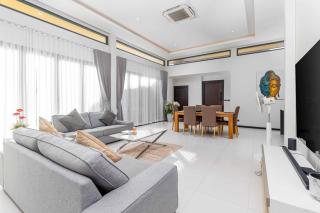 V281 Spacious 3BR Pool with Nice Patio & BBQ - 2