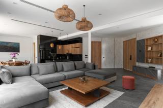 Lakefront 5BR Luxury Villa, Elevator, Pool, Cinema - 5