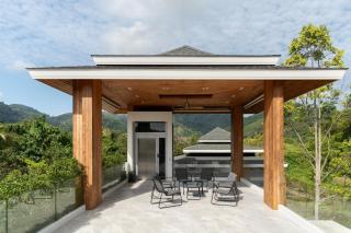 Lakefront 5BR Luxury Villa, Elevator, Pool, Cinema - 4