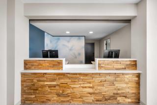 ECHO Suites Extended Stay by Wyndham Colorado Springs Airpt - 3