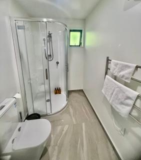 Midnight Haven Modern Escape - 5