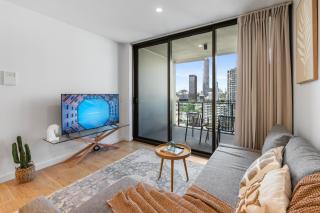 3-Bed City View Apt with Free Parking - Brisbane - 5
