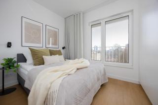 Elegant Apartment with Parking & Balcony in the City Centre by Renters Prestige - 9