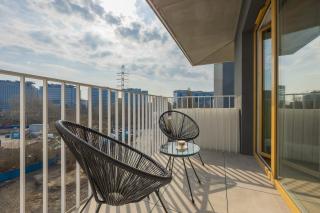 Elegant Apartment with Parking & Balcony in the City Centre by Renters Prestige - 6