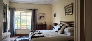 Country Barns Guest house - 3