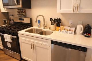 1 Bedroom 1 bathroom Pool View Balcony Kitchen Free Parking - 6