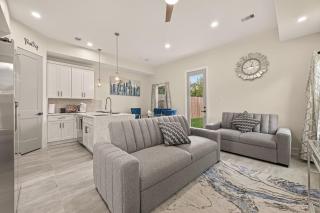 Central Houston, 10 mins to NRG, Free parking - 0