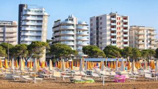 Spacious apartment in Lignano Pineta - 1