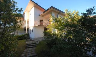 Spacious house with garden - 0