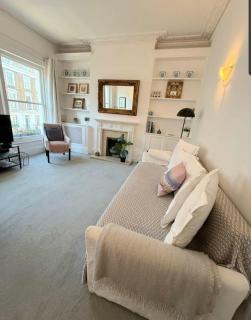 Beautiful Two Bedroom Maisonette in the heart of Chelsea - 9