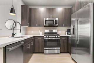 CozySuites PHX RORO Gym Pool Pets Parking #2 - 1