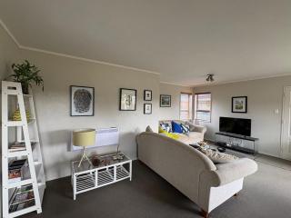 Coastal Escape in Raumati South - 2