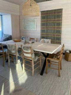 Cottage On Hallbjønnsekken With Views Of Spafjell - 8