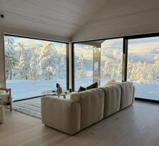 Cottage On Hallbjønnsekken With Views Of Spafjell - 1