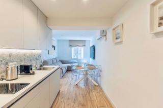 Deanes Califa Suites 5 - 8