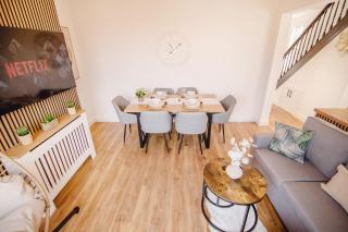 Golden Luxury Retreat 2 Bath Parking 16PPL - 2