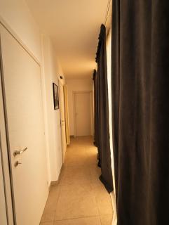 Business Apt - 4