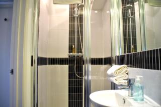Spacious 2-Bedroom Apartments in Windsor CH - Windsor - 6